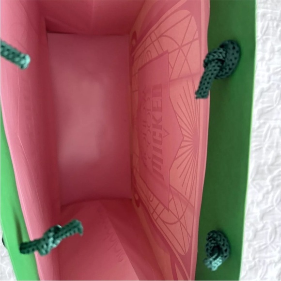 ❤️ 🆕 WICKED GOOD HOLIDAY Empty Paper Gift bag NEW Bloomingdale’s 2024 - Picture 8 of 12